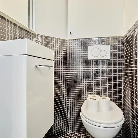Modern Studio-faubourg Saint-honore Apartman Párizs
